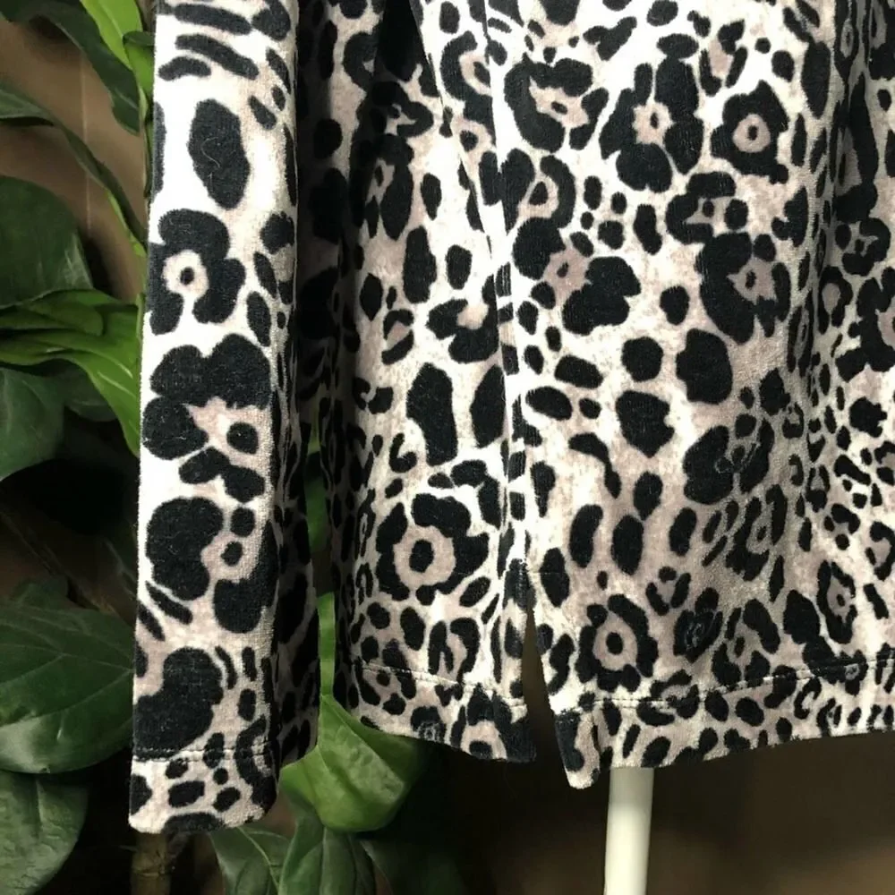 Jones New York Sport Gray Leopard Velvet Pullover - Picture 4 of 5